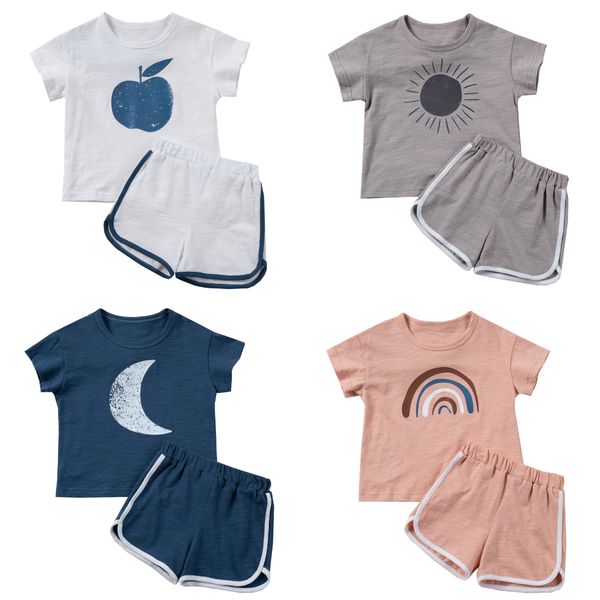 Комплекты одежды 2023 Дети 100 Хлопковая мультипликационная одежда Y2K Tees Shorts 2pcs Apple Moon Sun Rainbo
