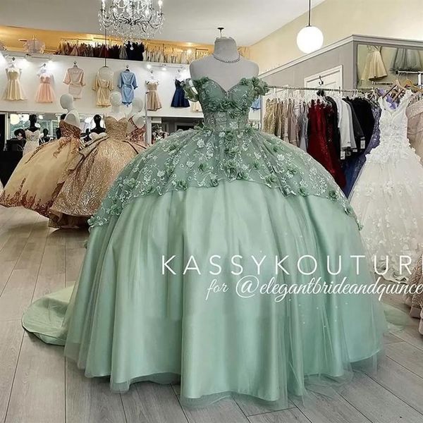 2023 Pizzo floreale verde menta Fiori fatti a mano Quinceanera Abiti corsetto con lacci Off The Shoulder Corsetto a strati per Sweet 15 Girls 260a