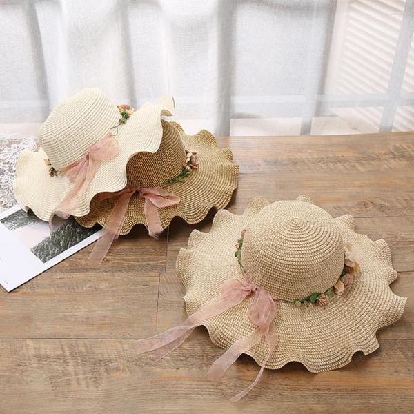 Cappelli a tesa larga Donna Cappello di paglia Decorazione floreale Pizzo-up Bowknot Sole Cupola rotonda Fascia per assorbimento del sudore Grandi onde Spiaggia