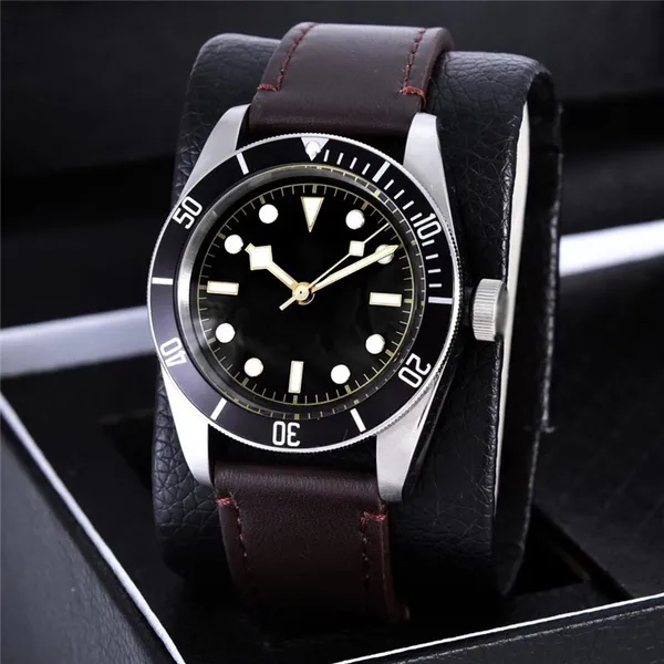 Herren Automatic Watch Designer Klassiker 41 mm mechanischer Uhr Leder -Leder -Gurt Sapphire wasserdichte Uhr Montre de Lux