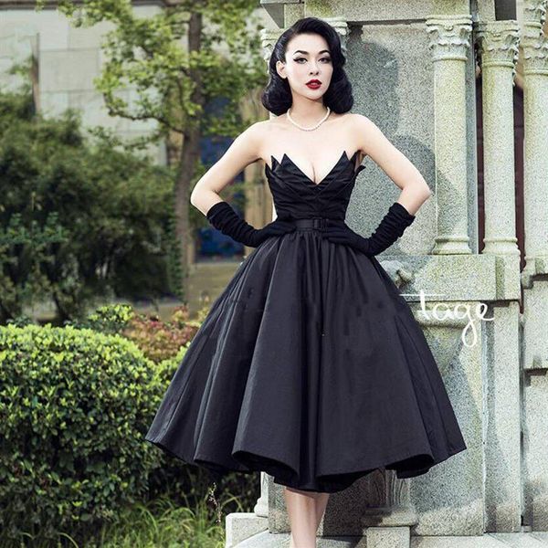 Abito da sera vintage senza spalline nero Abiti da ballo Puffy pieghettato Abiti da cerimonia eleganti su misura Vestidos de Novia Scollo a V Classic269J