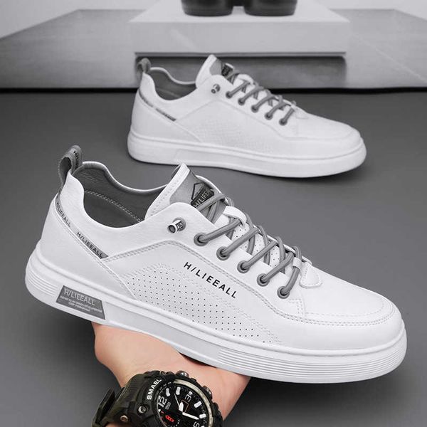 Sapatos Masculinos 2023 Novos Verão Respiráveis de Um Pé Pedal Pequenos Sapatos de Couro Branco Tendência Versátil Esportes Masculinos Sapatos Baixos Antiderrapantes