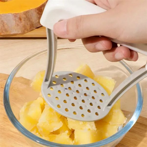 Espremedor de batatas manual de plástico espremedor de batatas prensado ferramenta de cozinha portátil para alimentos para bebês utensílios de cozinha NOVO