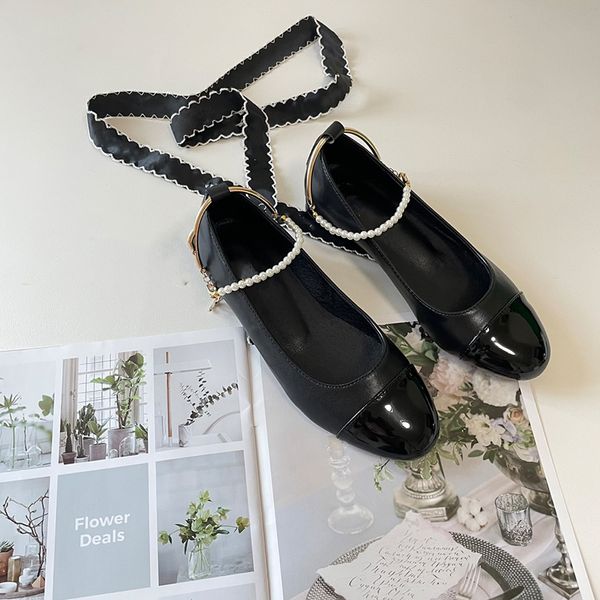 Sapatos casuais femininos rasos de balé Sapatos de grife Designer de festa de casamento Colcha de luxo de alta qualidade Cinto sazonal de veludo tamanho 35-42
