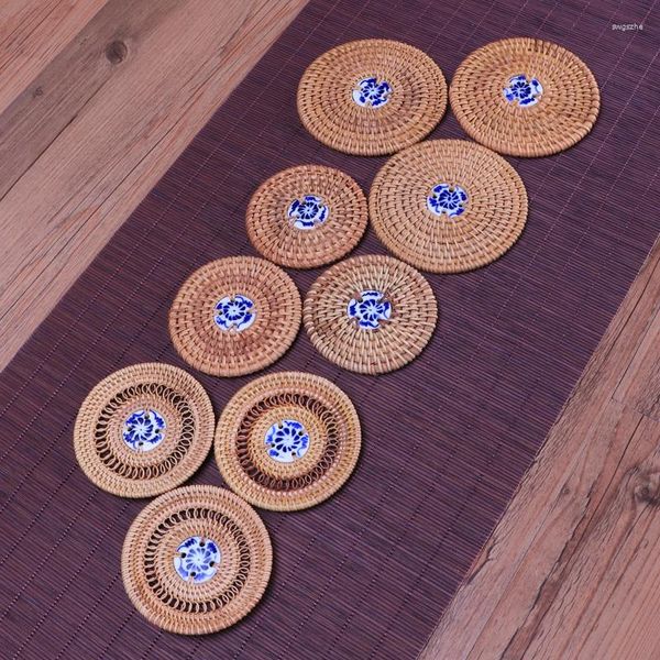 Masa paspasları 3pcs/lot yaratıcı bardak altlıkları Kungfu çay aksesuarları için set yuvarlak mavi ve beyaz porselen mat rattan örgü fincan ped dekorasyonu