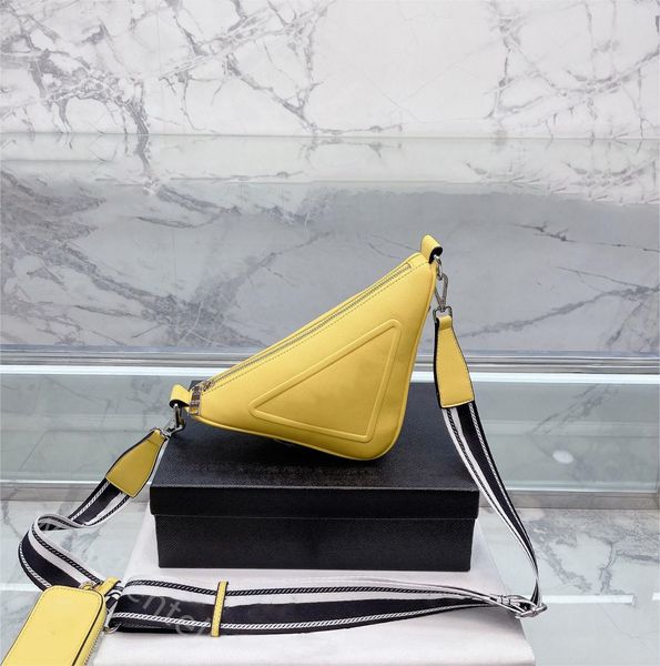 Pard Designer-Umhängetasche Leichte, stilvolle Handtaschen 10Ein hochwertiges Lederdreieck inspiriert zu neuen geometrischen Elementen und neuartigen Interpretationen von Designtaschen