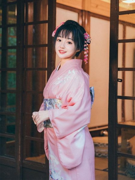 Abbigliamento etnico Kimono da donna Stile vintage tradizionale giapponese Colore rosa Abito lungo Costume cosplay Spettacolo teatrale Quattro stagioni