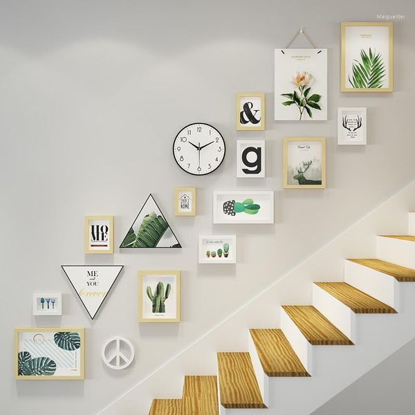 Frames PO Wandtreppen-Bilderrahmen-Set, Uhr-Layout, Blumenblatt, dreieckiges Dekor, zum Aufhängen, 17 Stück