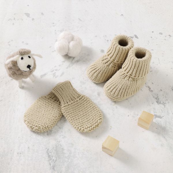 First Walkers Infant Baby Shoes Guanti Set Solid Knitted Born Boys Girls Abbigliamento Accessori Handmade Toddler Kid Cute Boots Mittens 018M 230726