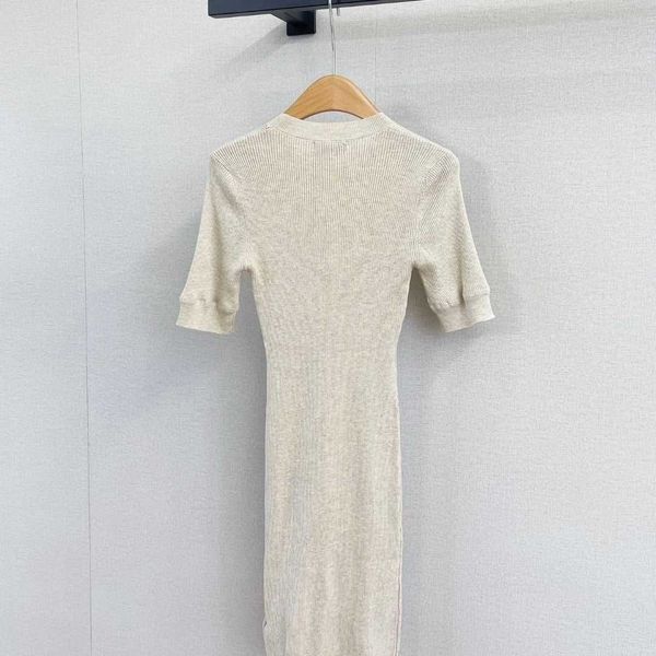 Vestido de malha curto fino com estampa de letras femininas de verão, tecido de malha macio e confortável, vestido curto fino, moda casual todos os dias.