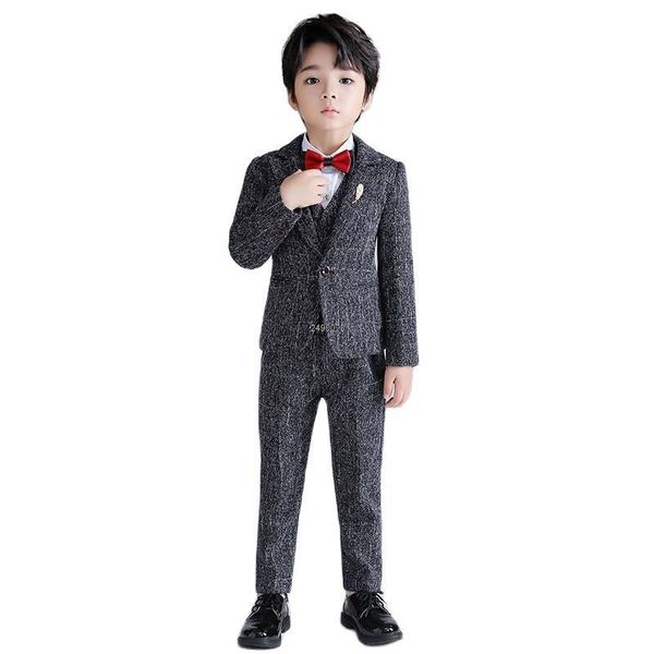 Suits Boys Blazer Ceket Yelek Pantolon Bowtie Giyim Seti Çocuklar Resmi Smokin Düğün Takım Okulu Çocuk Performans Balo Elbisesi 230726