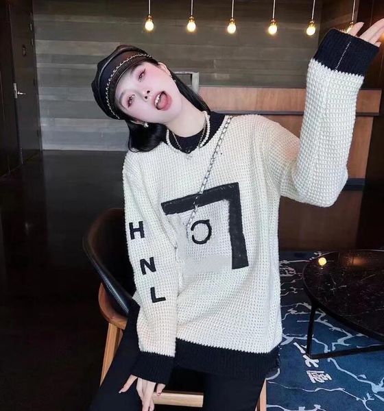 Lüks Giysiler Kadın Tasarımcı Sweaters için Sweater Boş Gayda Örgü Kristal İnci Uzun Kollu Sonbahar Moda Markası Top Bayanlar Yaka Pamuk