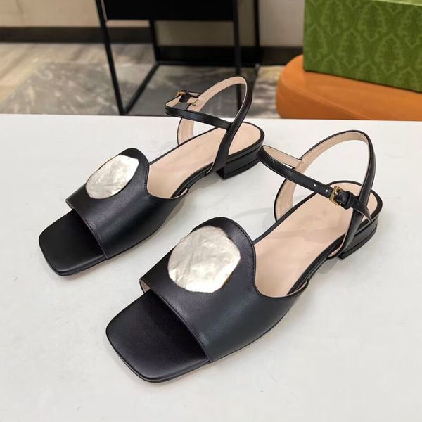 Estate Moda Donna Sandali Open Toe Designer Scarpe piatte belle e comode Scarpe casual da ufficio per le vacanze romane