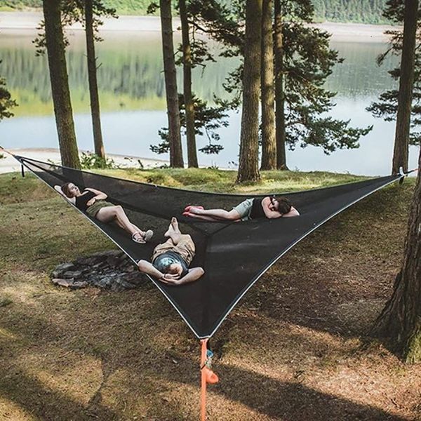 Camp Furniture Vilead Tragbare Dreieck-Hängematte, 4 x 4 x 4 m, liefert Luftmatte für mehrere Personen, praktische Outdoor-Camping-Schlaf-Hängematte für den Garten, 230726