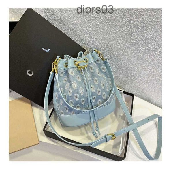 Designer Channel Bag Bolsas Praia Crossbody The Tote Shoulder Bag Luxos Moda Marcas Homem Mulher Nylon Couro Mensageiro Maquiagem Azul Céu Cc Bucket Bag