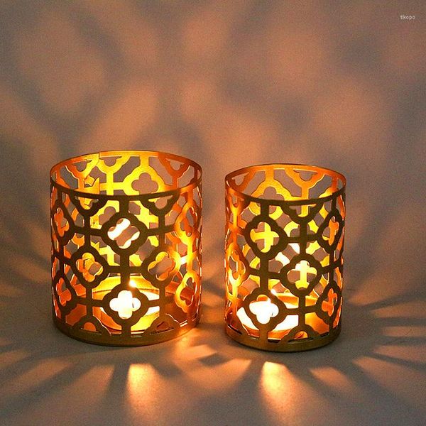 Castiçais estilo nórdico geométrico vazado copo de fragrância decoração para casa castiçal de ferro artesanal de ouro