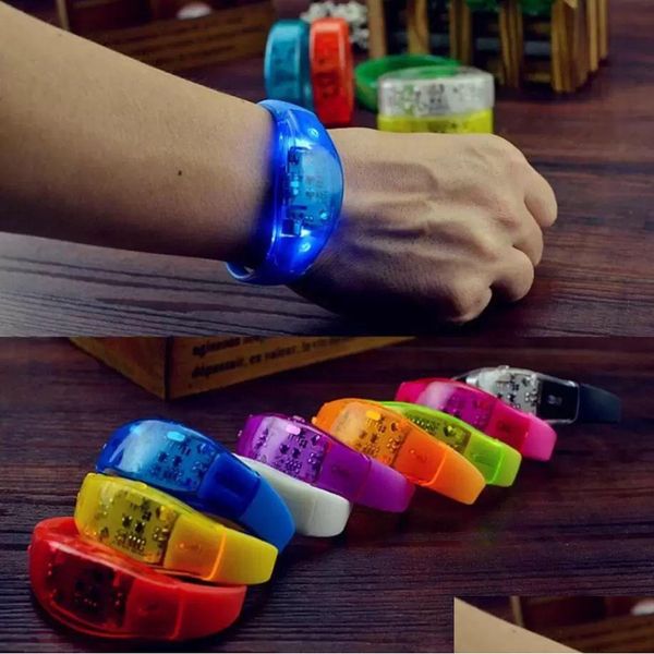 Partybevorzugungen Sile Soundgesteuertes LED-Lichtarmband Aktiviertes Glühen Flash Armreif Armband Geschenk Halloween Weihnachten 0418 Drop D Dhj5V