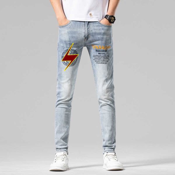 Jeans masculinos designer jeans para homens primavera e verão moda nova juventude luz azul jean mens personalidade elástica pequenos pés retos calças compridas calças c7ei