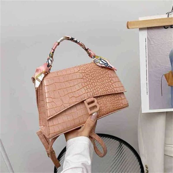 2023 Новый Top Design Luxury Bags Высококачественный заводский магазин версия магазина простые плечо женщин мессенджер рука шелк шарф маленький квадрат