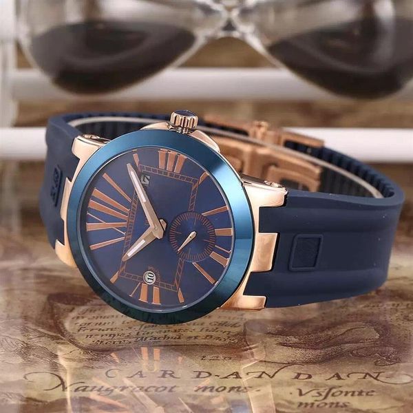 Top Sell Man Watch Blue Face Edelstahl Automatische Bewegung Herren Handgelenk Uhr Mechanische Uhren UN13233J