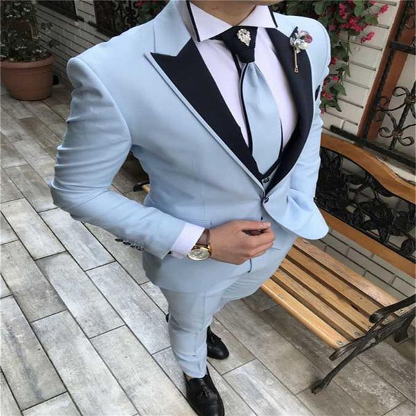 Groomsmen di alta qualità Picco risvolto Smoking dello sposo Baby Blue Abiti da uomo Matrimonio Prom Uomo Blazer Giacca Pantaloni Gilet Cravatta M1534278Q