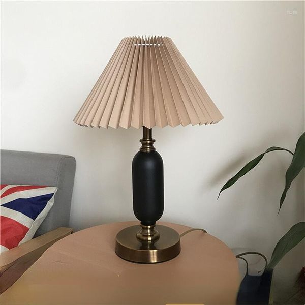 Lampada da parete antica tavolo pieghettato Homestay decorativo nordico INS comodino