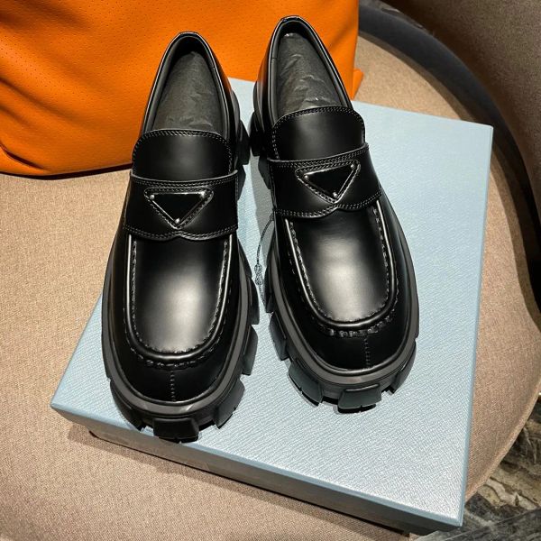 Klasik Elbise Ayakkabı Platformu Elbise Ayakkabı Tasarımcı Üçgen Dekorasyon Dantel Yukarı Toe High Topuklu% 100 Cowhide Fabrika Ayakkabı Kalın taban çörek slip-on ayakkabı