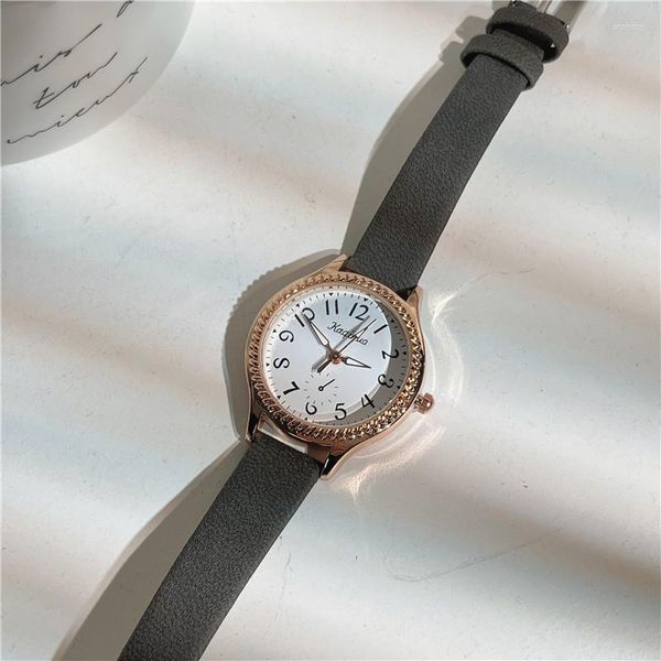 Relógios de pulso redondos de quartzo digital de luxo com mostrador casual relógios de pulso com pulseira de couro elegante relógio de pulso à prova d'água para mulheres