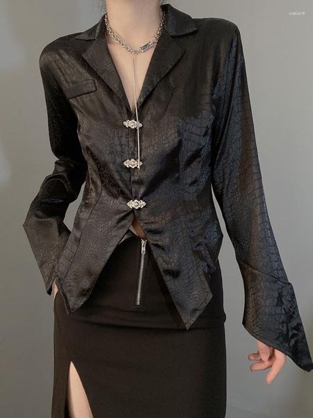 Damenblusen ADAgirl Seidensatinhemden Frauen Chinesischer Stil V-Ausschnitt Enge Button-Up-Bluse Weibliches Goth-Design Drak Aesthetic Split Alt