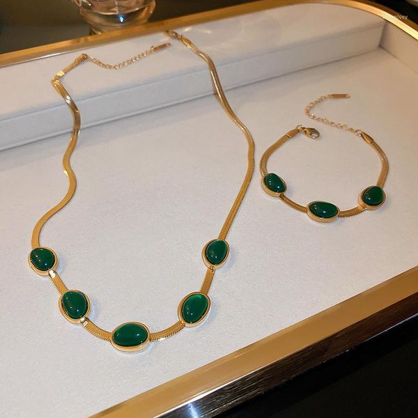 Set di orecchini per collana Bracciale in acciaio inossidabile con zirconi ovale verde vintage per gioielli da festa con lama a catena piatta in osso di serpente piatto da donna