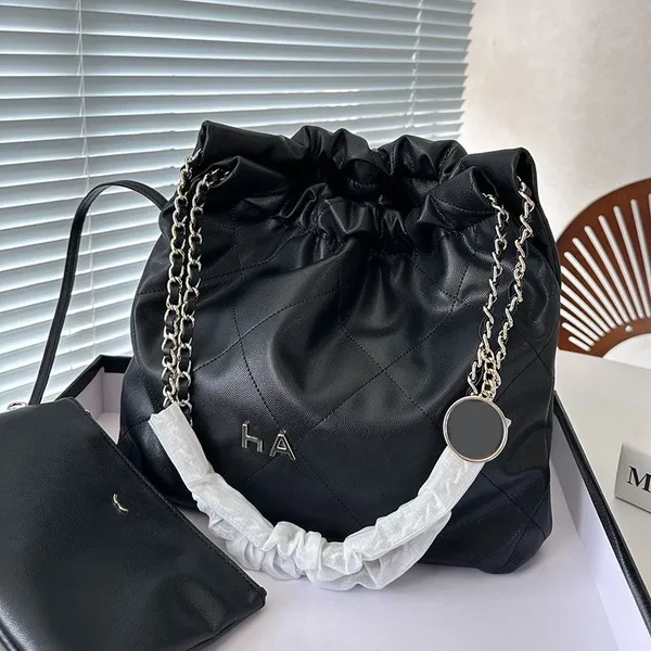 Designer de Caviar Couro Mulher 22 Saco de Garbagem com Charm de Músilas Zíper Pão de Prata Letters Metal Hardware Matelasse Bolsa de ombro de ombro de alta capacidade Sacoche 30cm