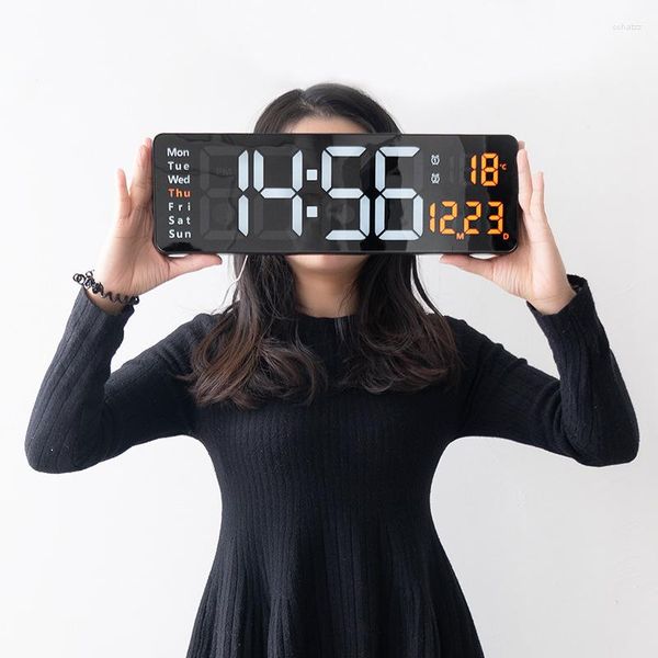 Настенные часы с дистанционным управлением дата температуры отключения питания от памяти.