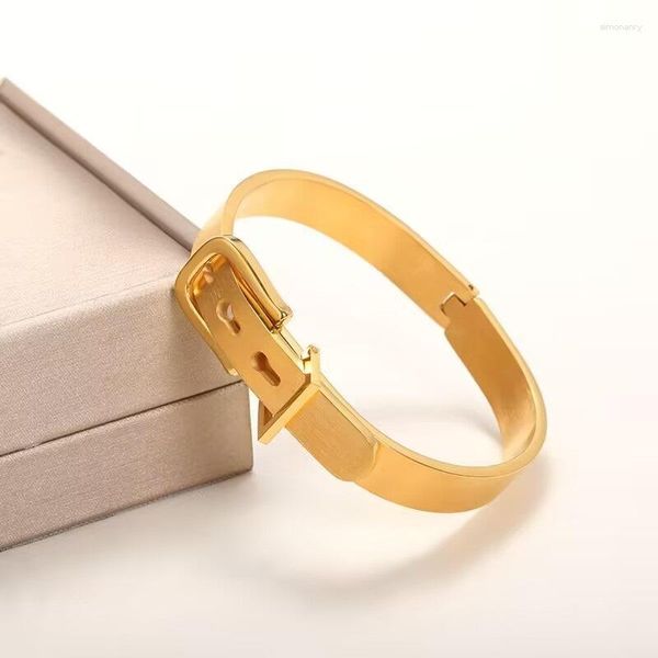 Braccialetto alla moda in acciaio al titanio Fibbia per cintura Tendenza della personalità Braccialetti in oro argento a quattro colori Braccialetti per uomo e donna Gioielli