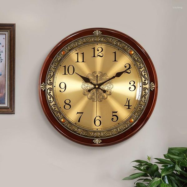 Relógios de parede Relógio de madeira Decoração para casa Arte retrô Europeu Quarto grande Decoração de sala de estar Relógio mudo Reloj De Pared