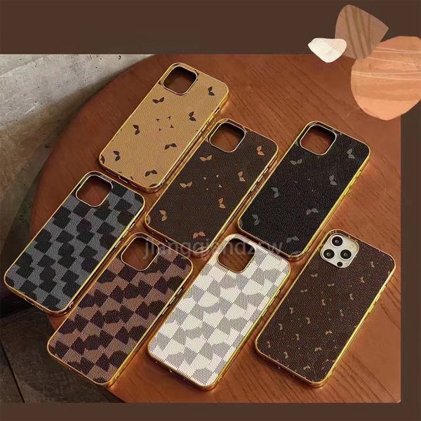 Custodia per telefono di design di lusso per iPhone14 13 12Pro/Pro Max Elegante stampa floreale con lettere, custodia per telefono in pelle premium placcata in oro.