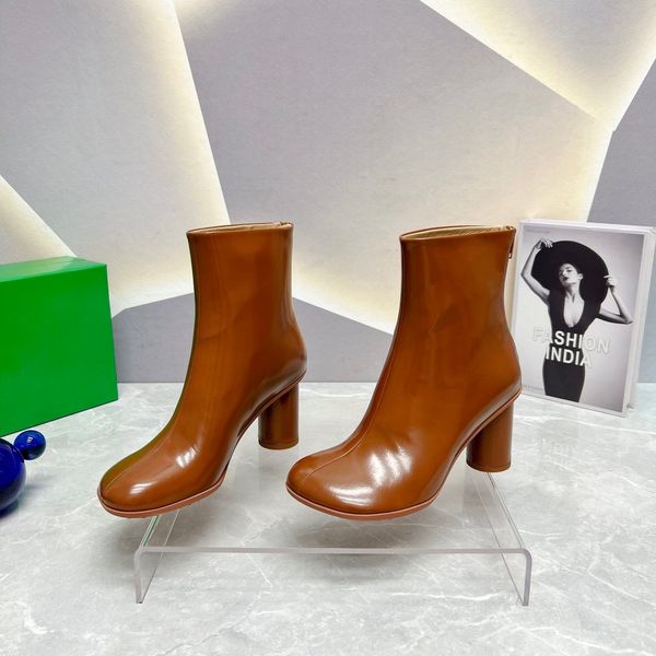 New Atomic Ankle Boot Biqueira redonda Sapatos da moda salto grosso 8 cm sola de couro envernizado designer de luxo feminino vestido sapatos de festa calçados de fábrica tamanho 35-40