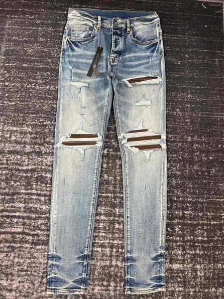 Herren-Jeans-Stil, Ankunft, High Street, zerrissen, hellblau, ausgewaschen, Loch, alt, Patchwork, braun, Leder-Patch, schlanke Männer