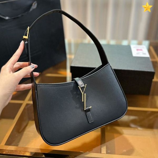 Lüks Kadın Çanta Under Emberi Torba Çanta Mini Tote Tasarımcı Baget Çanta Ziyafet Kadın Moda Hasp Half Moon Socialite Tasarımcı Çanta LE5 Çanta Hızlı Nakliye