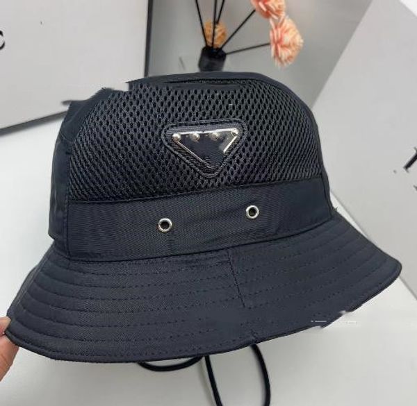 Großhandel Triangle Mark Bucket Hat Klassische All-Match-Nylon-Bucket-Hüte für Herren und Damen, gleiche sonnensichere, gesichtsaussehende kleine Bucket-Hüte