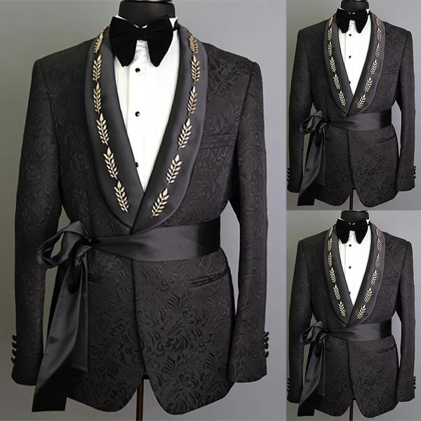 Jaqueta de Casamento Masculina de Luxo Floarl Jacquard Blazer Xale Lapela Decoração de Metal Conjunto de Smoking Masculino Para Noivo Cinto de Seda