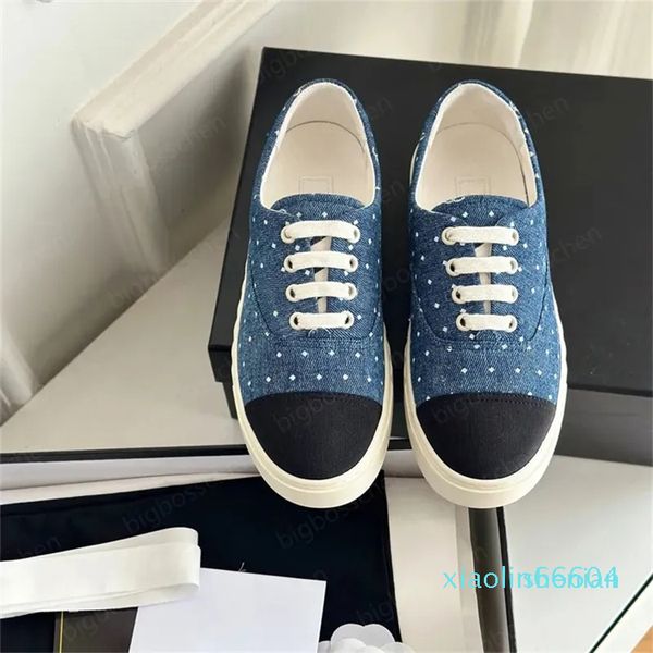 Luxus-Designer-Freizeitschuhe, Damen-Leinenschuhe, modische, klassische, flache Schnür-Sneaker, schwarze, weiße Denim-Low-Top-Slipper mit dickem Boden und Spleiß-Mokassins