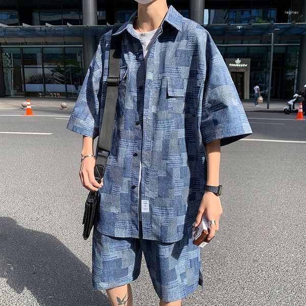 Tute da uomo 2023 Estate Uomo Imposta Camicie a maniche corte Pantaloncini Stile coreano Patch Plaid Abito casual Abbigliamento Uomo Nero Blu M-5XL