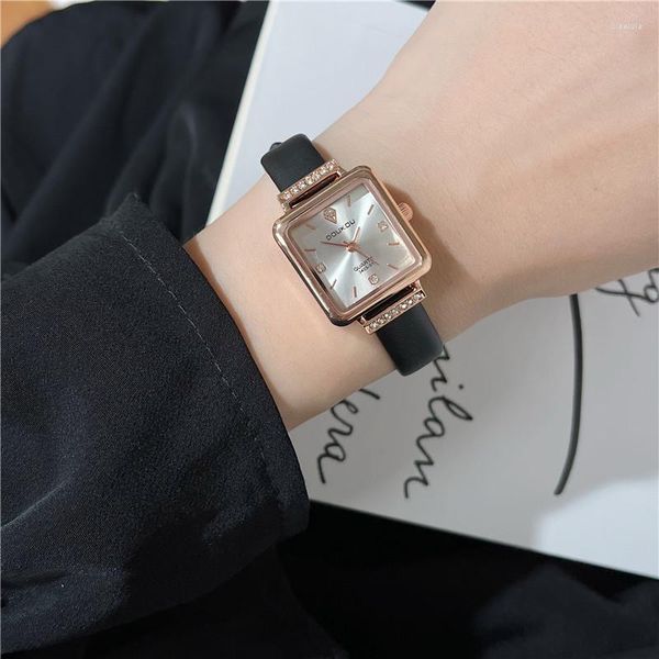 Relógios de pulso moda mini quadrado quartzo inoxidável mostrador relógios de pulso casuais pulseira de couro relógio de pulso elegante à prova d'água para mulheres