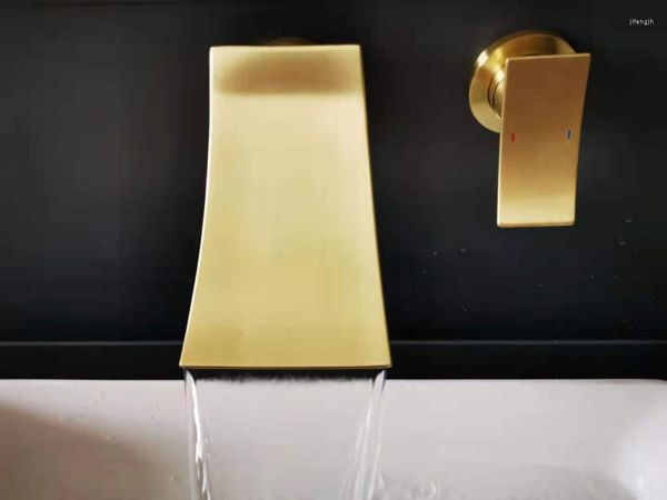 Badezimmer-Waschtischarmaturen, luxuriöser gebürsteter Gold-Wasserhahn, Wasserfall, Messing, Wandmontage, Waschbecken-Mischbatterie, Einhebelmischer, Doppelsteuerung