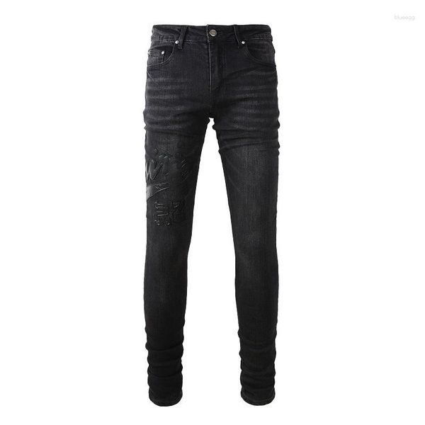 Jeans Masculino Chegadas Preto Desgastado Streetwear Slim Fit Couro Estampa Letra Com Patch Bordado Magro Magro Esticado Rasgado