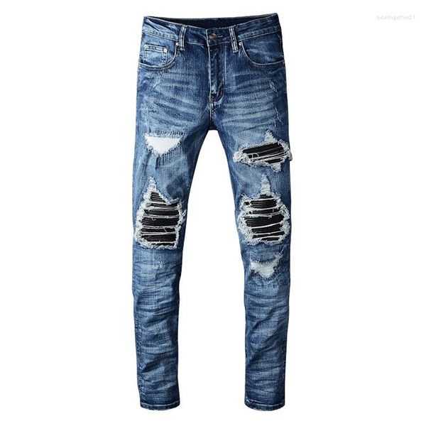 Calça jeans masculina com retalhos de couro PU rasgado com patch de motociclista fino e elástico