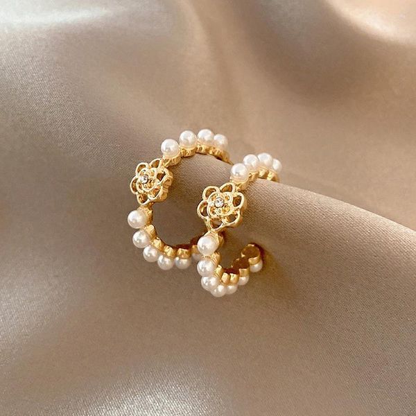 Orecchini a bottone 2023 Perle di lusso Camelia Fiore bianco Gioielli Donna Ragazze Orecchini a bottone moda coreana Accessori regali eleganti
