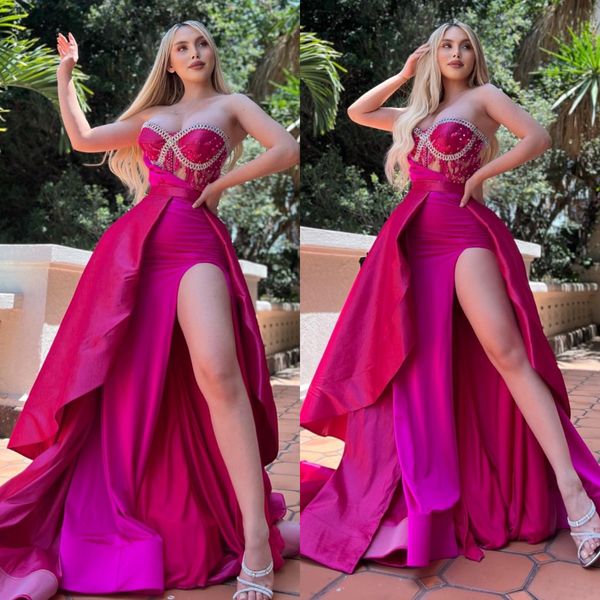 Elegante Überröcke Rosy Pink Abendkleider Applikationen Sweetheart Party Ballkleid Split Sweep Train Langes Kleid für besondere Anlässe