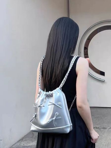 Schultaschen Kette Y2k Nischendesign Unterarmtasche Schleife Silber Advanced Sensory Cortex Große Kapazität Tote Damen Schulter Niedlicher Rucksack 230729