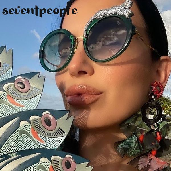 Солнцезащитные очки круглые женщины -дизайнер роскошной дизайнер Crystal Leopard в форме солнцезащитных очков для женских модных экиировки, дамы 230729